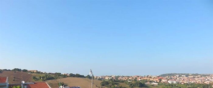 Casa con 5 locali in vendita in Ancona