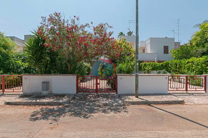 Casa quadrilocale in vendita in Via Amilcare Foscarini, Nardo