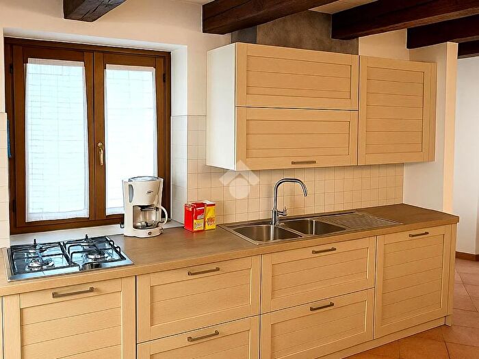 Appartamento bilocale in vendita in Salita Monte Grappa, Verona