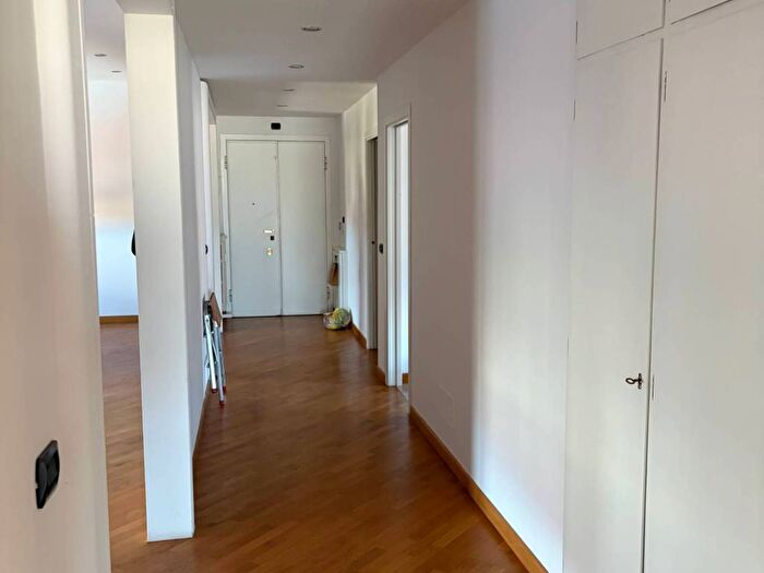 Appartamento quadrilocale in affitto in Via Orfeo, Santo Stefano, Bologna