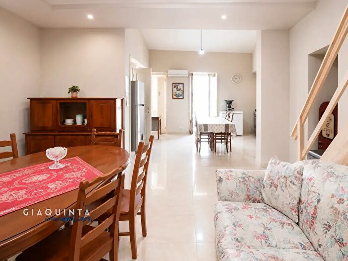 Appartamento trilocale in vendita in Via Umbria N, Palagonia
