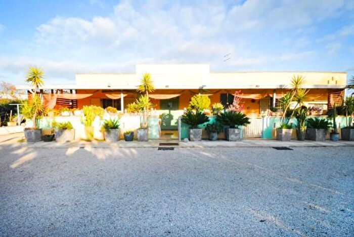 Casa con 6 locali in vendita in San Vito Dei Normanni