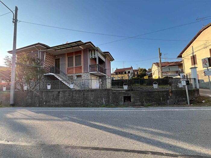 Case in Vendita e in Affitto - 2