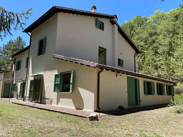 Casa con 6 locali in vendita in PreciSaccovescio, Preci