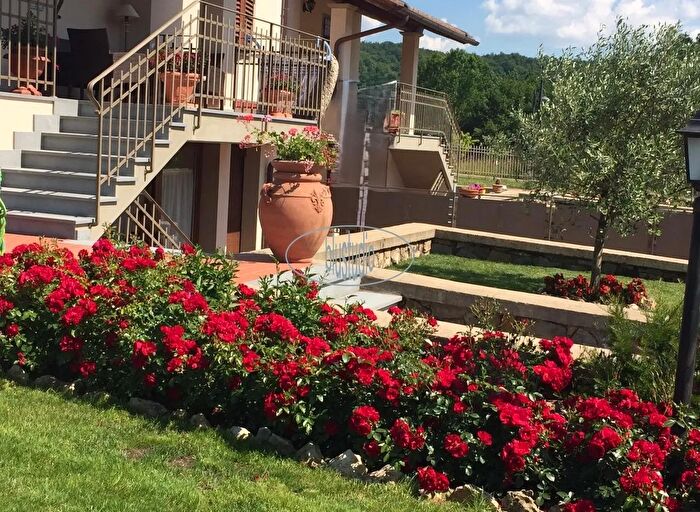 Casa con 6 locali in vendita in Figline e Incisa Valdarno