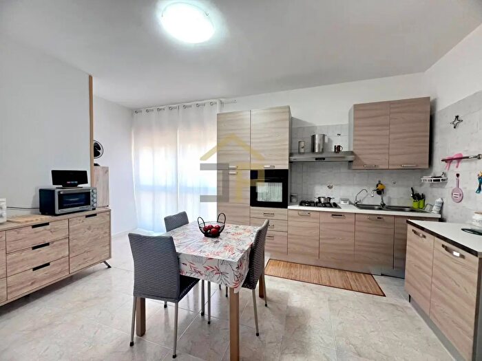 Appartamento con 5 locali in vendita in Via Vincenzo Barone, Palermo
