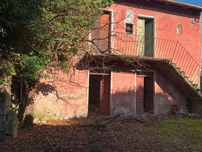Casa con 6 locali in vendita in Via Aia Morino, Castelliri