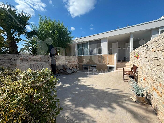 Casa quadrilocale in vendita in Via Giuseppe Frisario, Bari