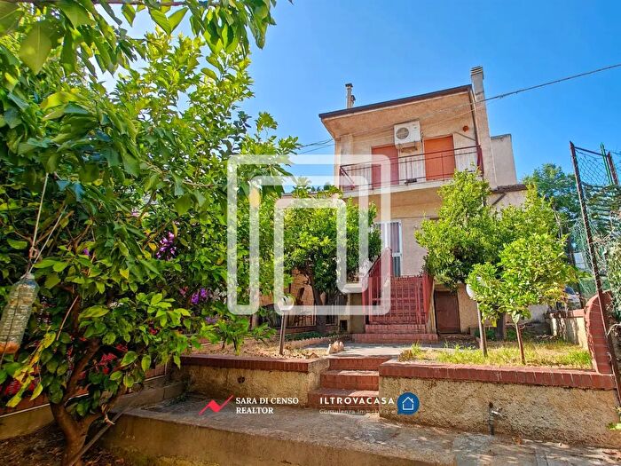 Casa con 7 locali in vendita in Via Gioacchino di Marzio, Spoltore