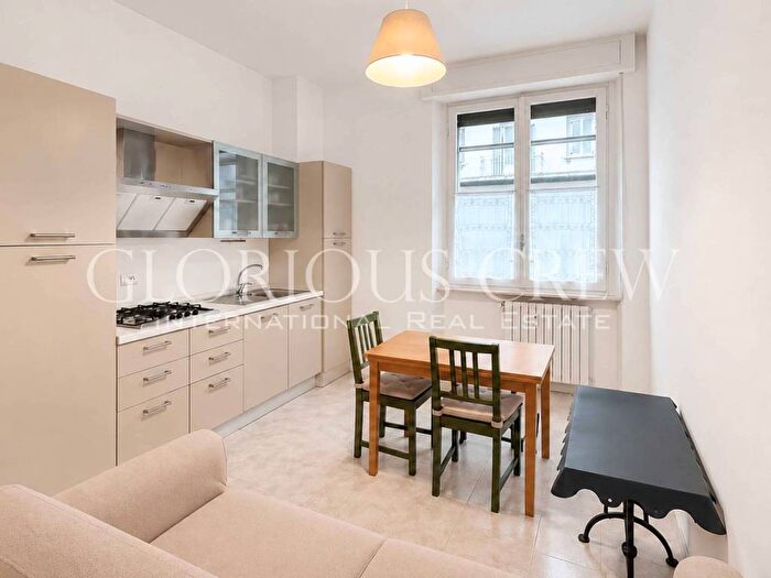 Appartamento bilocale in affitto in Via Lesmi, Corso Genova, Milano