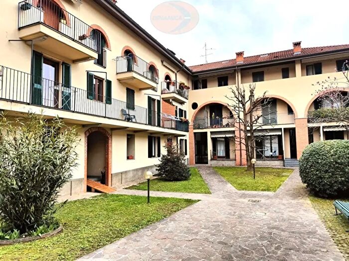 Appartamento bilocale in affitto in Via Alfieri Vittorio, Besana In Brianza