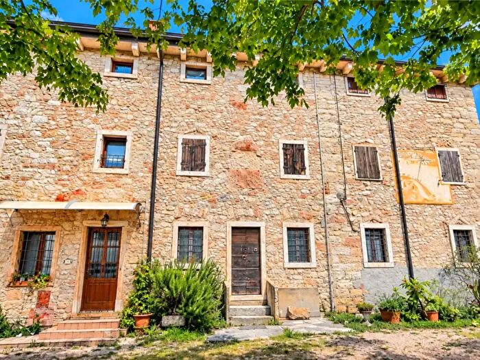 Casa in vendita in Via Torre di Alcenago, Grezzana