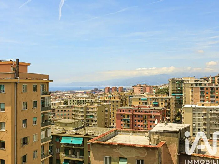 Appartamento quadrilocale in vendita in Via San Bartolomeo del Fossato, Genova