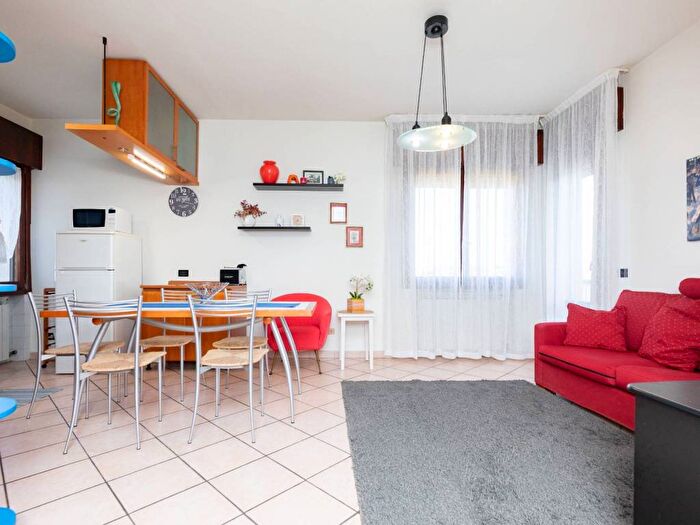 Appartamento trilocale in affitto in Via Guido Conforti, Zelarino, Venezia