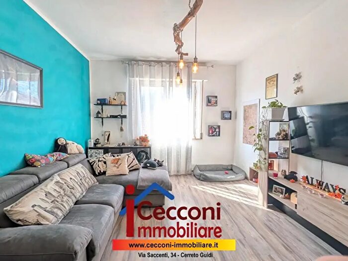 Casa con 8 locali in vendita in Cerreto Guidi