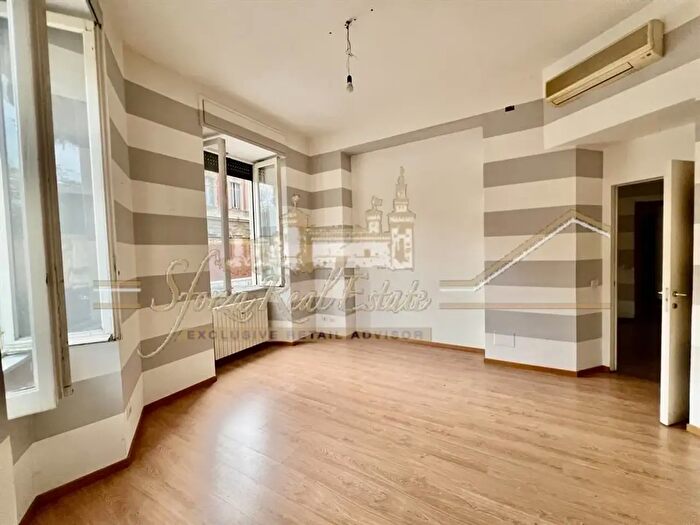 Appartamento con 7 locali in vendita in Piazza Andrea Ferrari, Milano