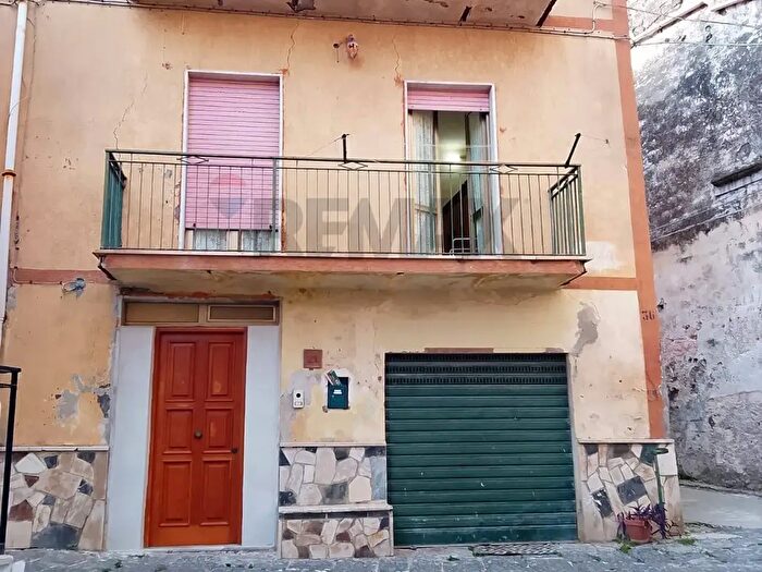 Casa con 5 locali in vendita in Sessa Aurunca