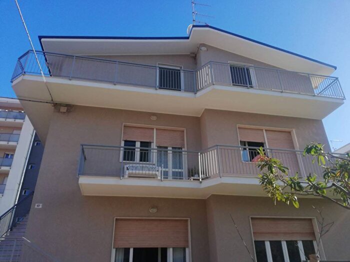 Appartamento con 5 locali in affitto in Via Volturno, Santa Filomena, Montesilvano