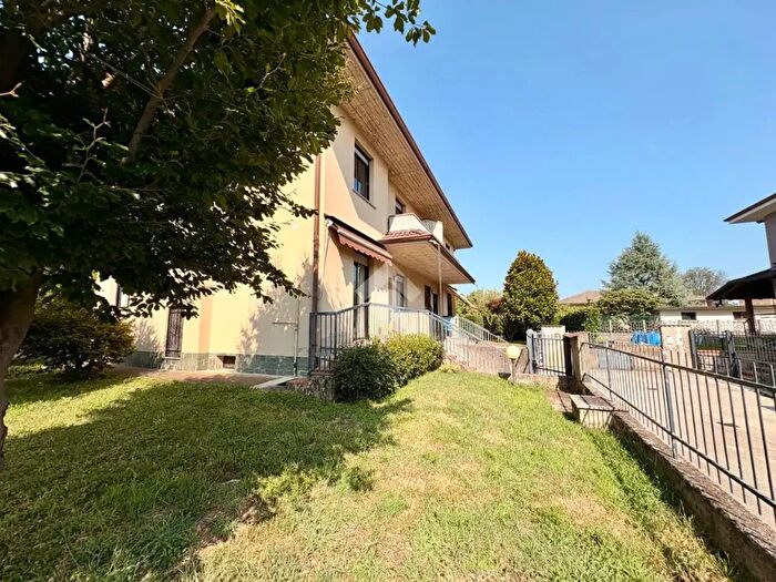 Casa quadrilocale in vendita in Via Filippo Turati, Verdello