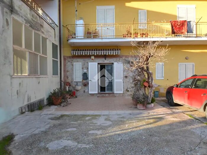 Casa trilocale in vendita in Via Tavernola, Capua