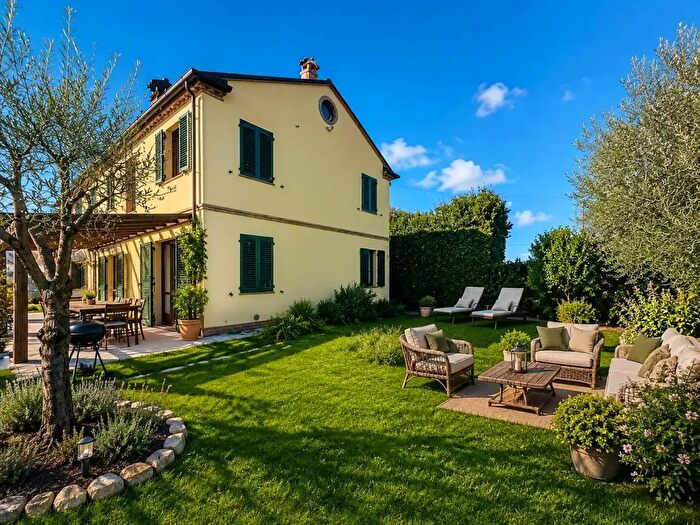 Appartamento con 6 locali in vendita in Loreto