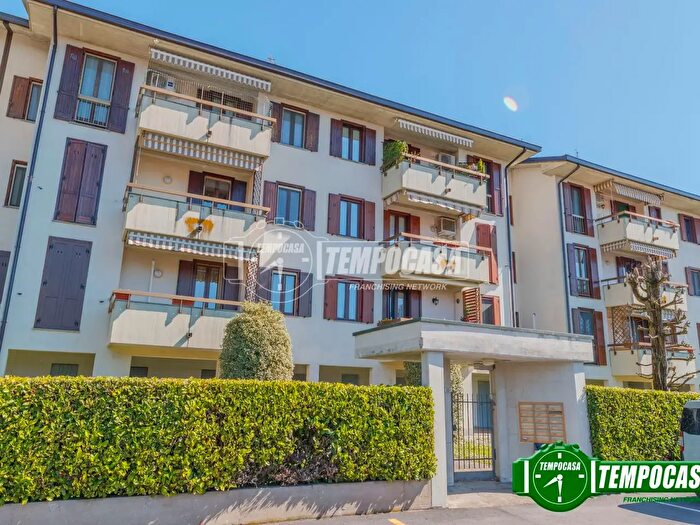 Appartamento trilocale in vendita in Via Angelo Mainetti, Besate