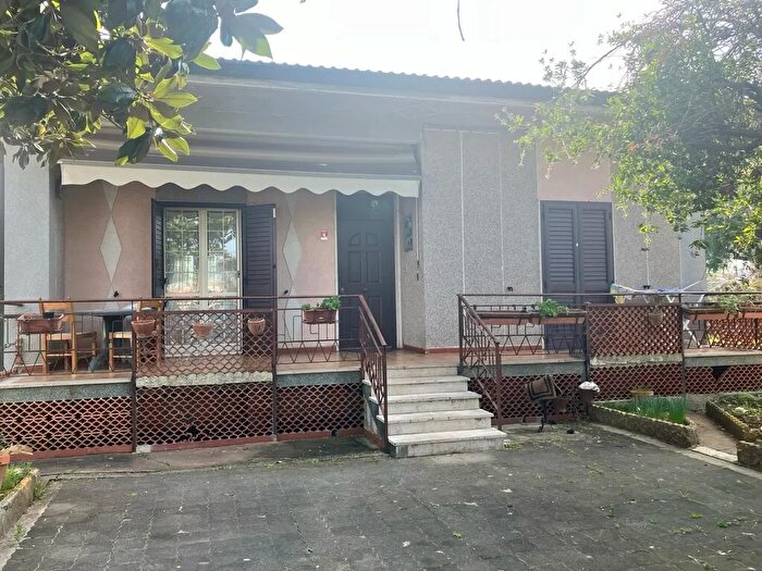 Casa quadrilocale in vendita in Strada Capograssa, Latina