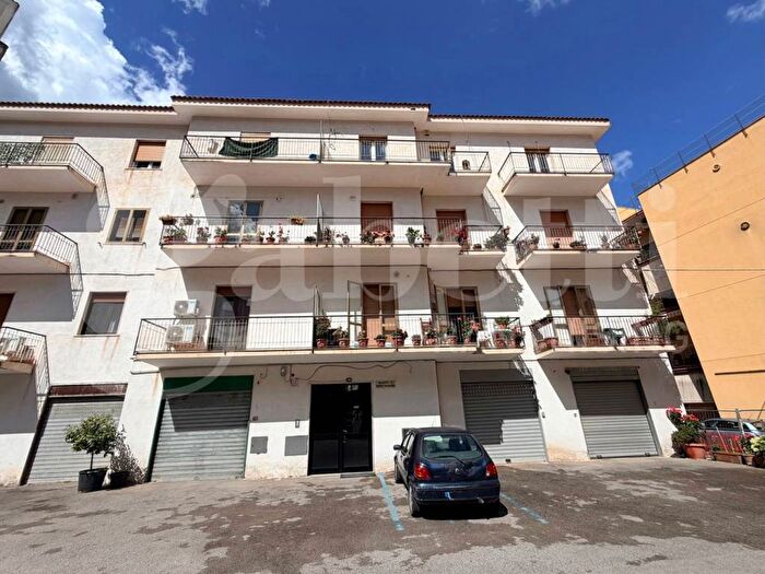 Appartamento con 5 locali in affitto in Corbara
