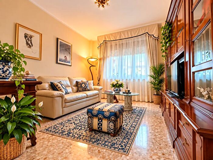 Appartamento con 5 locali in vendita in Via Maestro Isacco, Firenze