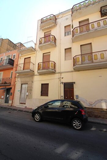 Casa con 16 locali in vendita in Via Bovio, Carlentini