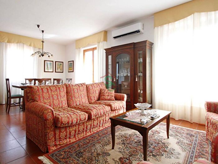 Casa con 6 locali in affitto in Via della Loggetta, Gignoro, Firenze