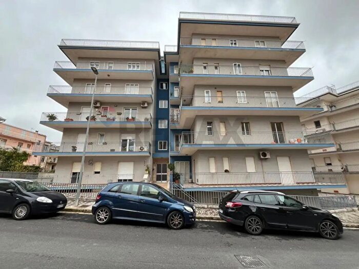 Appartamento con 6 locali in vendita in Via San Roberto Bellarminio, Ragusa