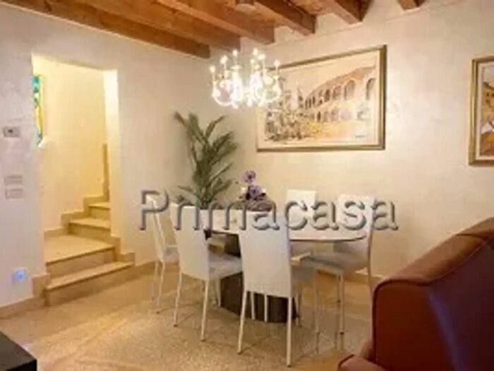 Appartamento trilocale in affitto in Vicolo San Tomaso Apostolo Snc, Verona