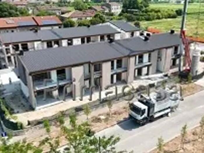 Appartamento trilocale in vendita in Via Provinciale, Lavagno