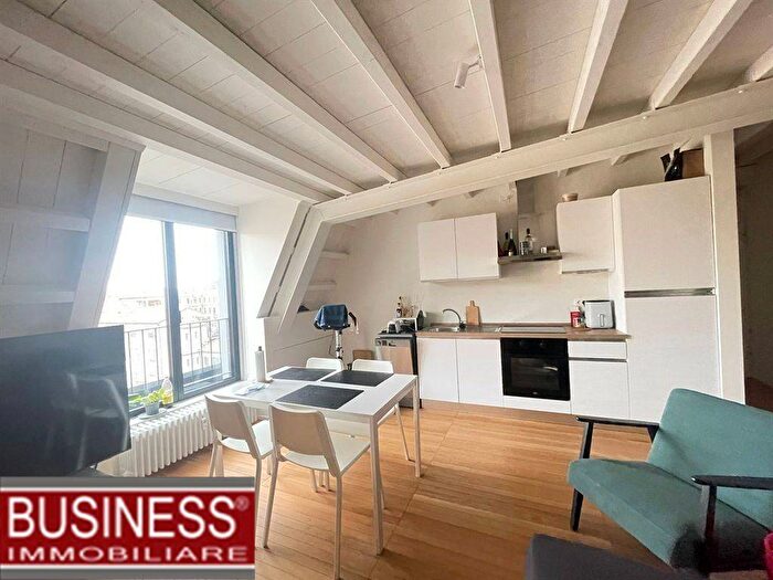 Appartamento trilocale in affitto in Via Fogazzaro, Montenero, Milano