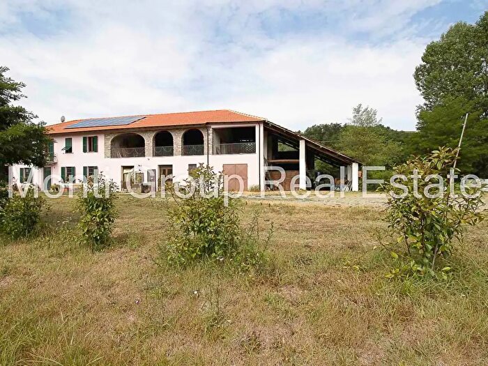Casa con 9 locali in vendita in Spigno Monferrato