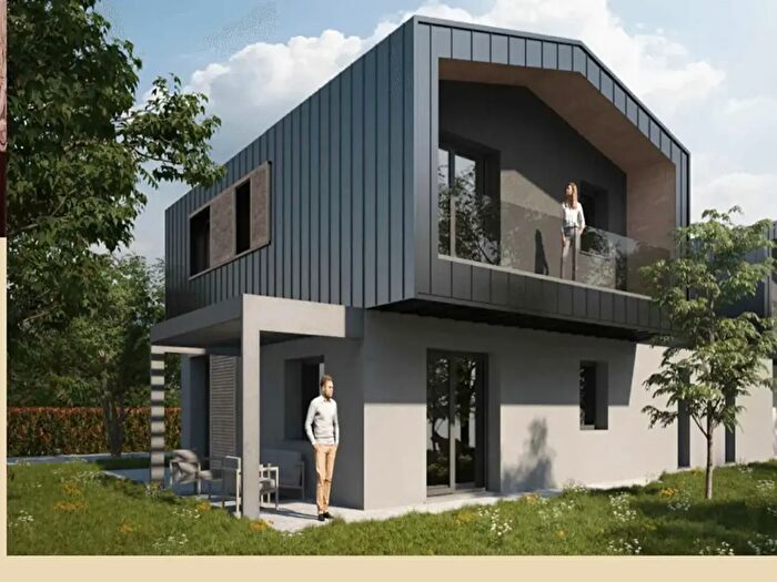 Casa con 12 locali in vendita in Castelcucco