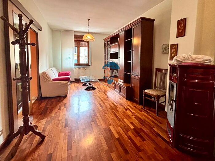Appartamento trilocale in vendita in Via Dante Alighieri, Gazzaniga