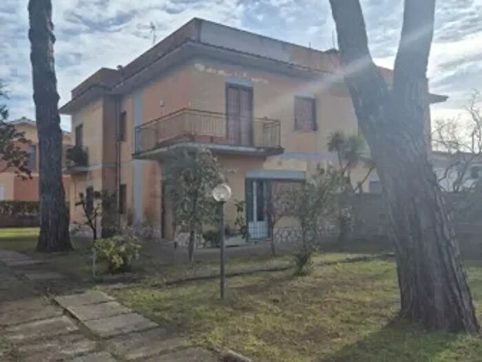 Casa con 5 locali in vendita in Via dei Faggi, Anzio