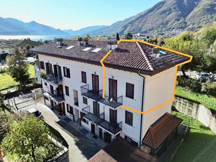 Appartamento bilocale in vendita in Via Giussanico, Gravedona ed Uniti