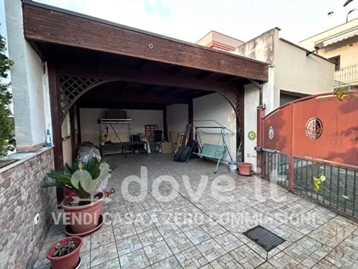 Casa trilocale in vendita in Via Adua, Crispiano