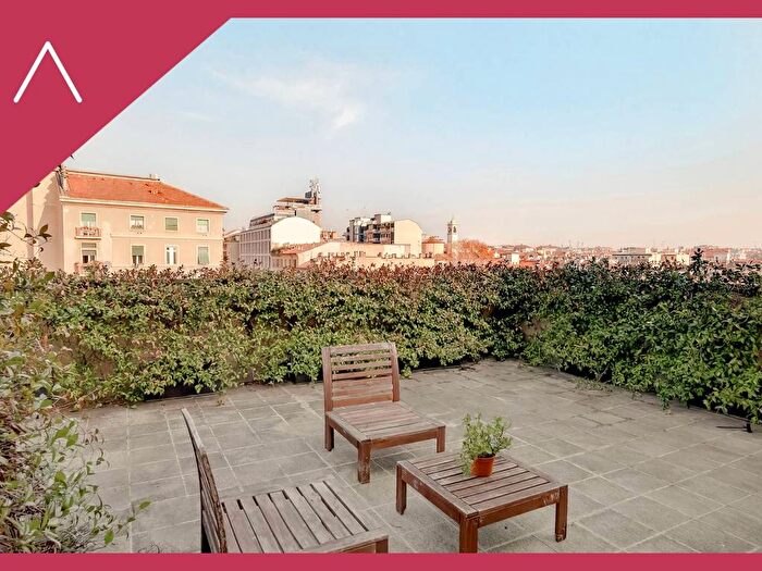 Appartamento bilocale in affitto in Alzaia Naviglio Pavese, Navigli Darsena, Milano
