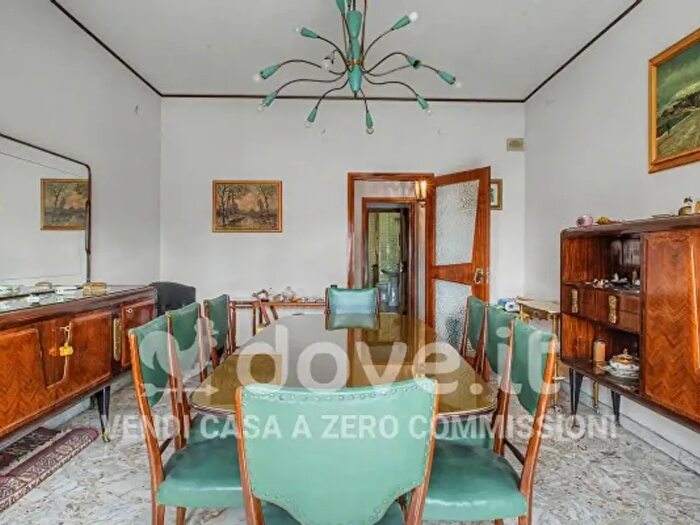 Appartamento quadrilocale in vendita in Via Umbria, Taranto