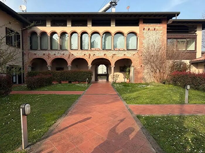 Casa con 6 locali in affitto in Via Dorotina, Curno