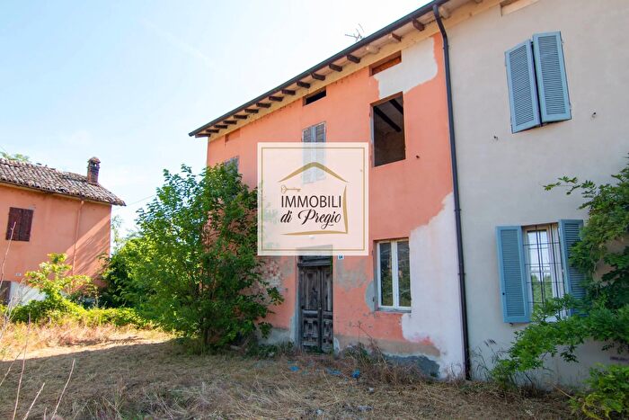 Casa quadrilocale in vendita in Strada Bassa, Parma