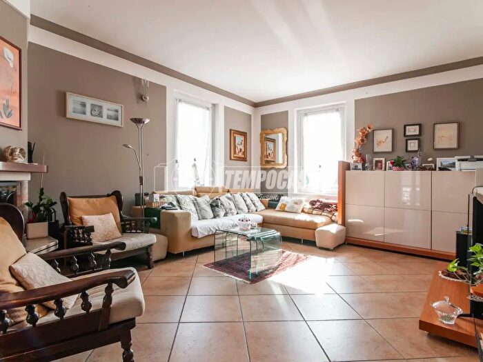 Appartamento trilocale in vendita in Via Roma, Oltrona Di San Mamette