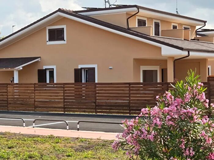 Casa con 5 locali in vendita in Via della Luna, Ladispoli