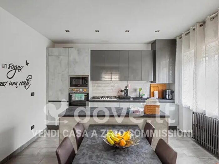 Appartamento trilocale in vendita in Via Creva, Luino