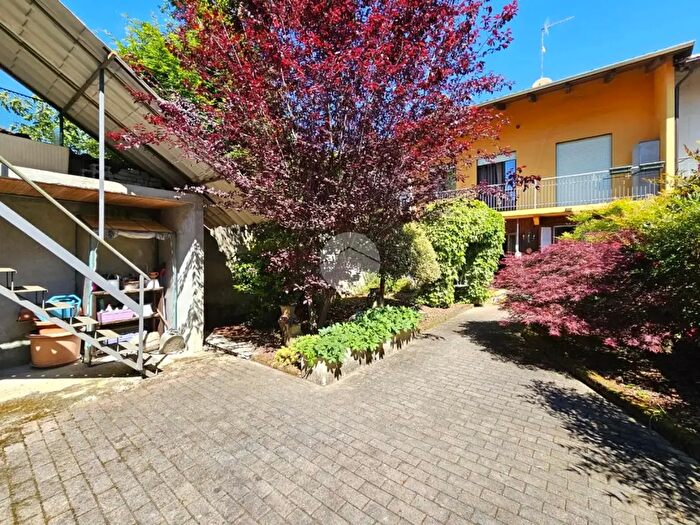 Casa con 8 locali in vendita in Cascina Viscano, Vische