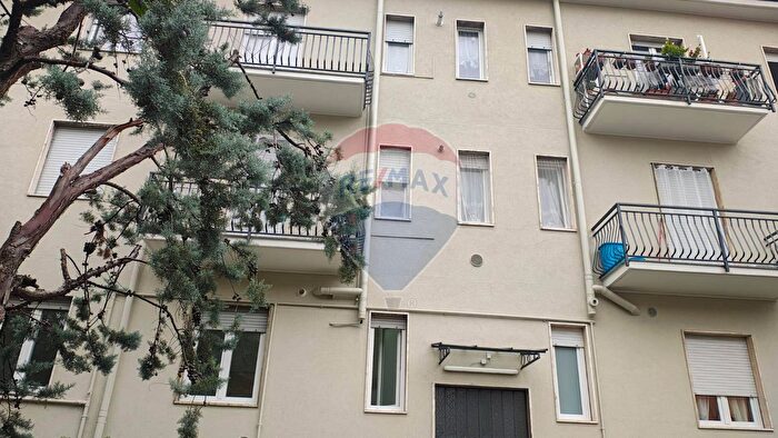 Appartamento bilocale in vendita in Via Milano, Cologno Monzese